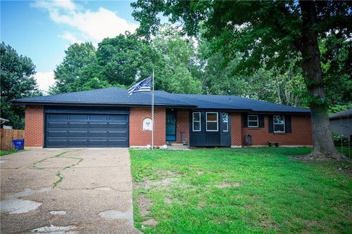 8951 Rene St, Lenexa, KS, 66215-4947 | Card Image