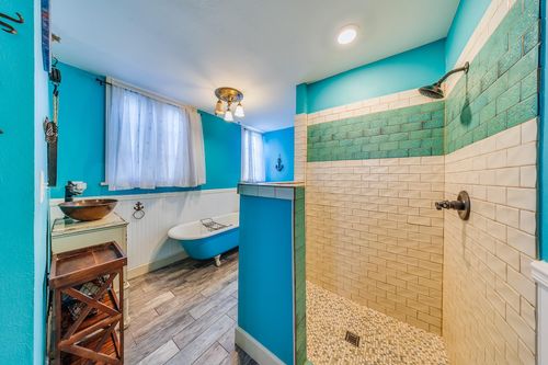 2404 Avenue P, Galveston, TX, 77550-7835 | Card Image