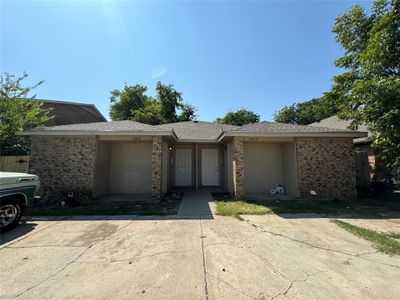 2413 Doreen Street, Home with 4 bedrooms, 2 bathrooms and null parking in Grand Prairie TX | Image 1