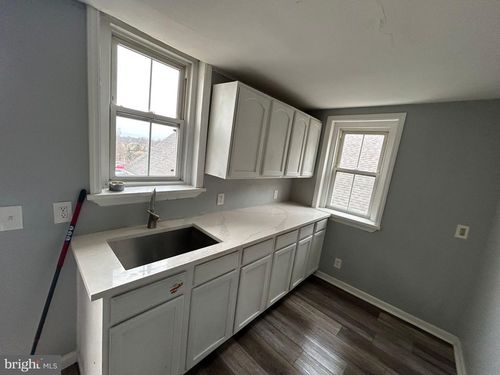 6-121 N Broad Street, Woodbury, NJ, 08096 | Card Image