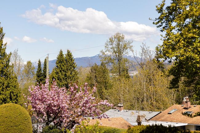 8270 19 Th Avenue, House other with 4 bedrooms, 2 bathrooms and 2 parking in Burnaby BC | Image 4