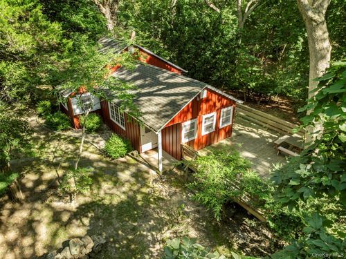5730 Nassau Point Road, Southold, NY, 11935 | Card Image