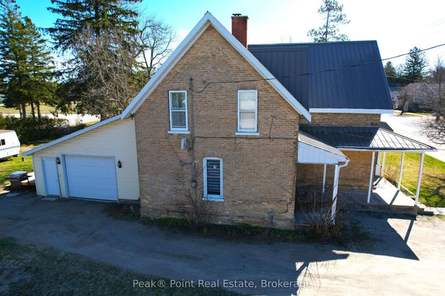 24 Queen St E, House other with 4 bedrooms, 2 bathrooms and 6 parking in Hepworth ON | Image 8