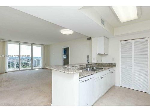 2205-19501 W Country Club Dr, Aventura, FL, 33180-2471 | Card Image