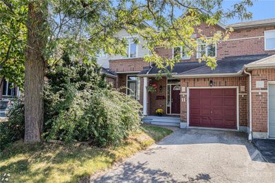 11 Kimberwick Cres, Townhouse with 3 bedrooms, 3 bathrooms and 3 parking in Ottawa ON | Image 2