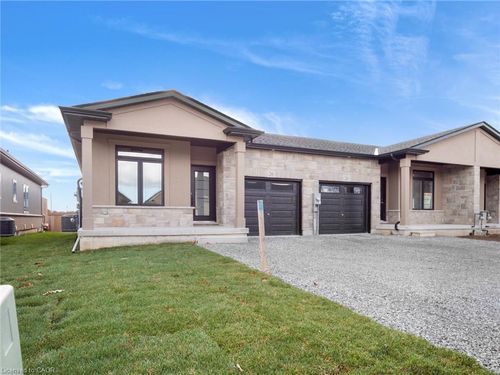 26 Austin Dr, Welland, ON, L3C0J8 | Card Image