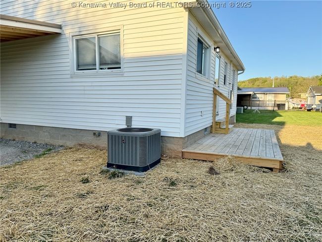 307 2 Nd Ave, House other with 2 bedrooms, 2 bathrooms and null parking in Ripley WV | Image 27