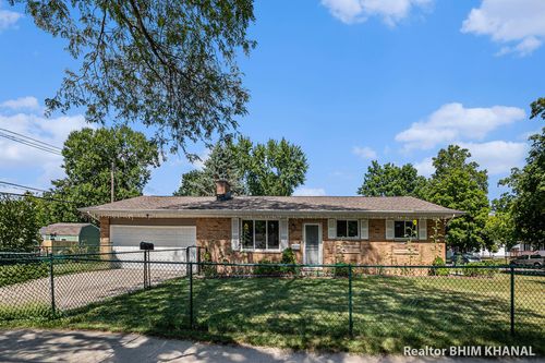 3100 Glenbrook Dr, Lansing, MI, 48911-2343 | Card Image