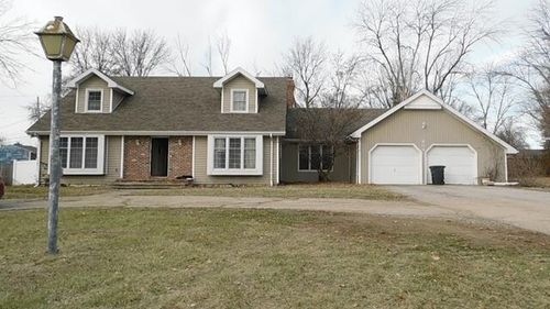 909 S Jefferson St, CENTRALIA, MO, 65240-1662 | Card Image