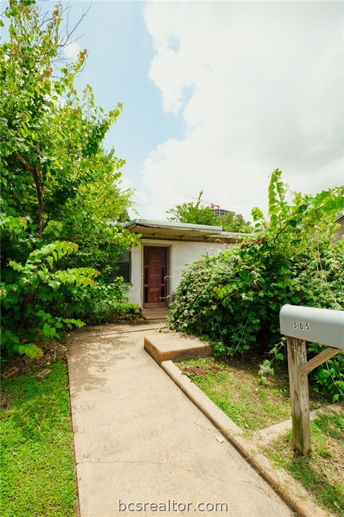 505 Foch St, Bryan, TX, 77801-4759 | Card Image