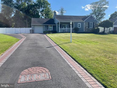 1004 Hillside Dr, SOUTHAMPTON, PA, 18966-4315 | Card Image