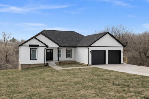 260 Cold Springs Dr, Harrodsburg, KY, 40330-8411 | Card Image