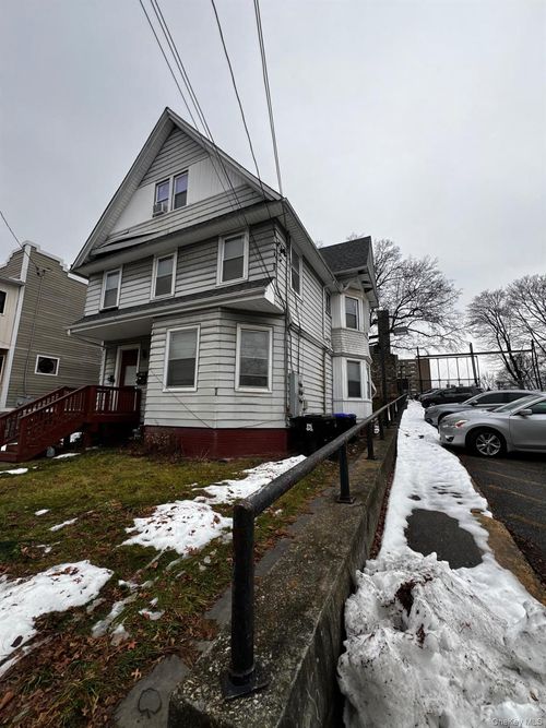 3 Balding Ave, Poughkeepsie, NY, 12601-2419 | Card Image