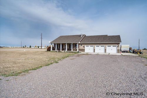 7201 Kennedi Lea Ln, Cheyenne, WY, 82009-7950 | Card Image