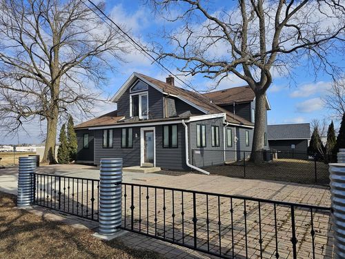4464 S Whitnall Avenue, Saint Francis, WI, 53235 | Card Image