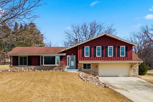 3238 Hawthorne Ln, Hartford, WI, 53027-9233 | Card Image
