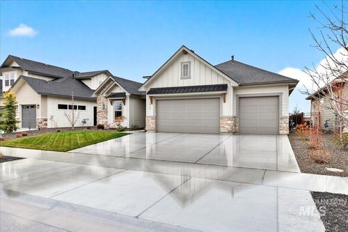 1911 N Willowick Ave, Eagle, ID, 83616-4450 | Card Image
