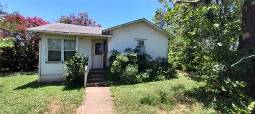 201 W Anderson Ave, Round Rock, TX, 78664-4303 | Card Image