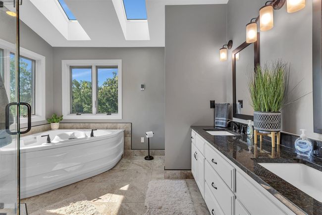 824 Main St W, House other with 4 bedrooms, 4 bathrooms and null parking in Saint Stephen MN | Image 26