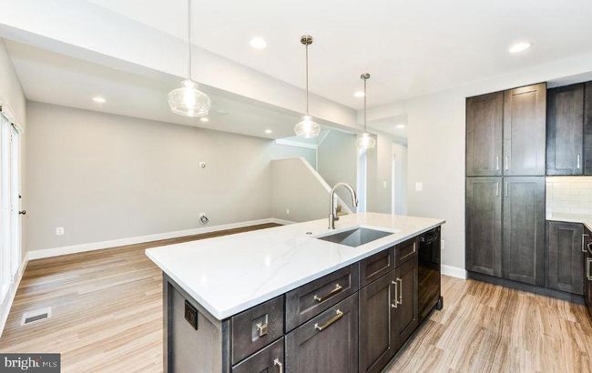 1802 N Shore Ct, Townhouse with 4 bedrooms, 4 bathrooms and null parking in RESTON VA | Image 5