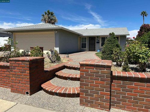 26 Leeward Way, Pittsburg, CA, 94565-3510 | Card Image