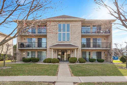 3-202-12799 Saint Andrews Ct, Lemont, IL, 60439-8592 | Card Image
