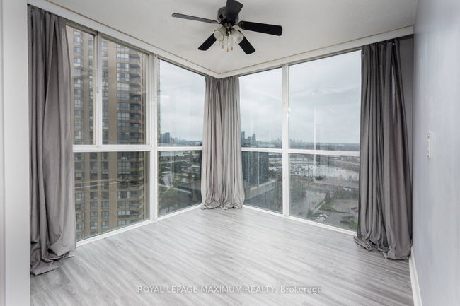1704 - 5 Concorde Pl, Condo with 1 bedrooms, 1 bathrooms and 1 parking in North York ON | Image 20