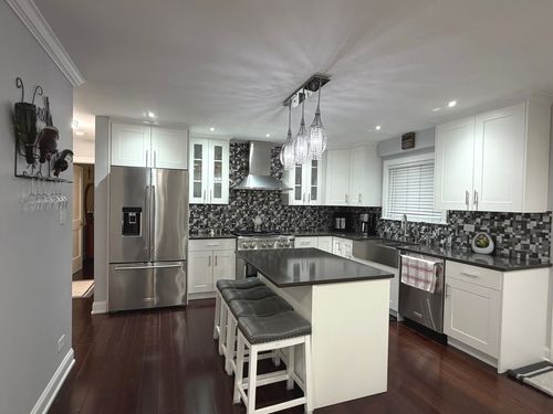 8515 N Ozanam Ave, Niles, IL, 60714-1937 | Card Image