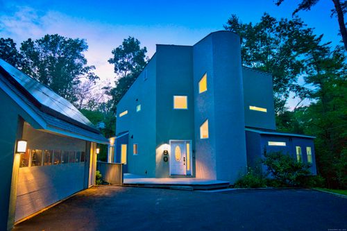 90 Red Hill Rd, Branford, CT, 06405-3323 | Card Image