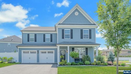 10 Bares Ct, Little Ferry, NJ, 07643-1223 | Card Image
