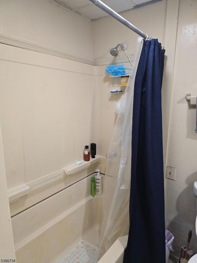 APT-1 - 223 Halsey Rd, House other with 1 bedrooms, 1 bathrooms and null parking in Parsippany NJ | Image 5
