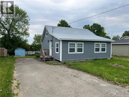 9 Churchill St, Hartland, NB, E7P1L5 | Card Image