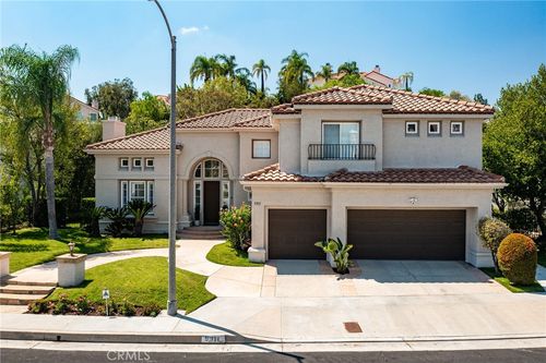 5911 Vista De La Luz, Woodland Hills, CA, 91367-1094 | Card Image