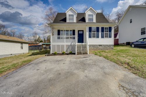 121 Saint James Pl, Bristol, TN, 37620-1960 | Card Image
