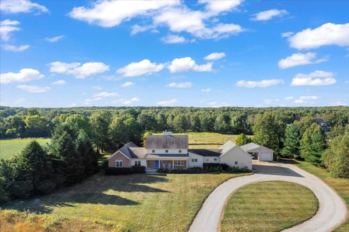 647 County Farm Rd, Monticello, IL, 61856-8230 | Card Image