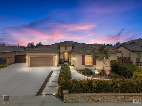 9106 Del Palma Dr, Bakersfield, CA, 93314-8569 | Card Image