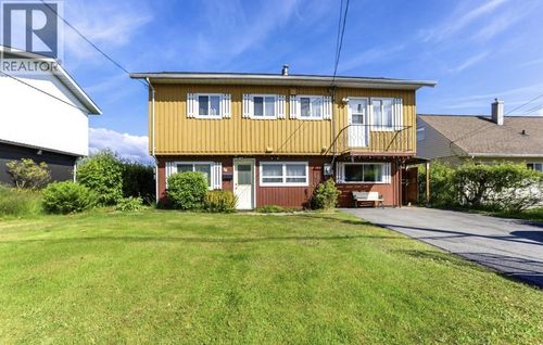 13 Wren St, Kitimat, BC, V8C1L2 | Card Image