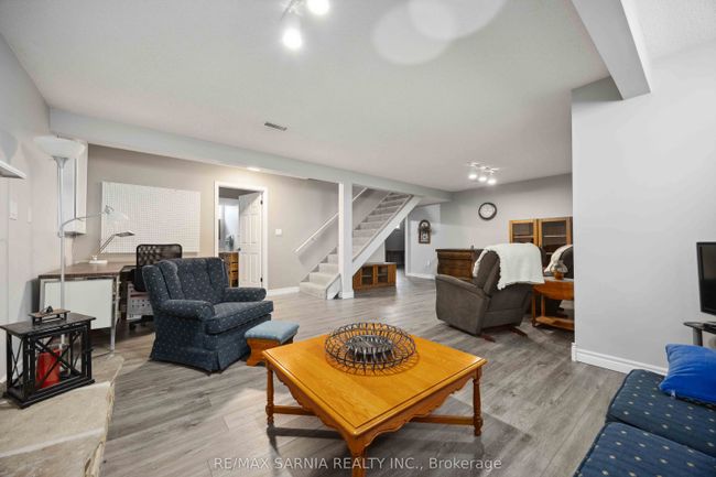15 Eureka St, House other with 3 bedrooms, 2 bathrooms and 3 parking in Forest ON | Image 23