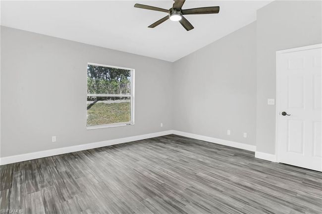 101 - 1660 Royal Cir, Condo with 3 bedrooms, 2 bathrooms and 2 parking in NAPLES FL | Image 15