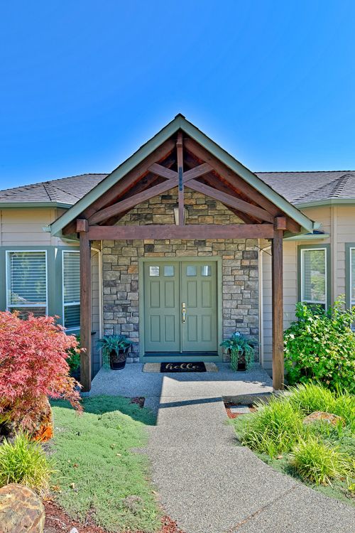 1893 Nw Sunview Pl, Grants Pass, OR, 97526-1297 | Card Image