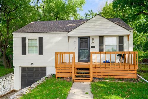 10812 E 59th St, Raytown, MO, 64133-3432 | Card Image