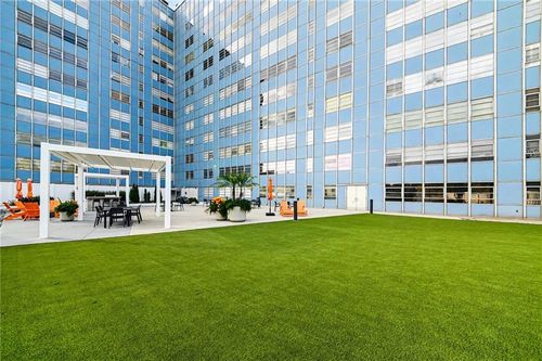 310-333 W Meyer Blvd, Kansas City, MO, 64113-1744 | Card Image