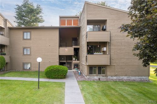 295 Watertree Dr, East Syracuse, NY, 13057-1938 | Card Image