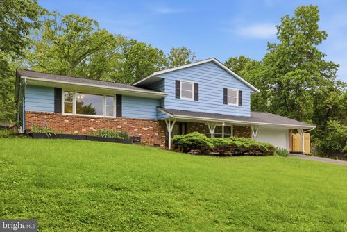 7338 Stuart Cir, WARRENTON, VA, 20187-4548 | Card Image