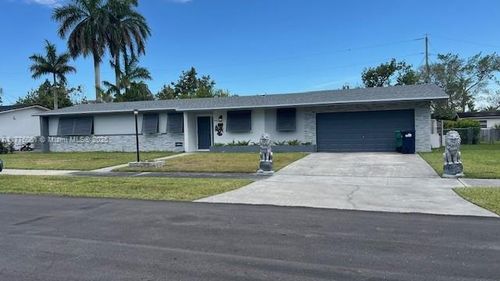9380 179th Ter, Palmetto Bay, FL, 33157-5753 | Card Image