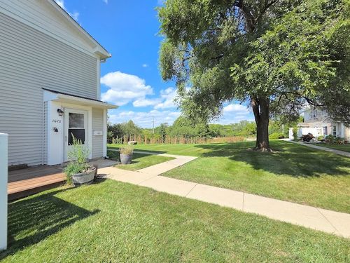 1672 Cornell Dr, Hoffman Estates, IL, 60169-1006 | Card Image