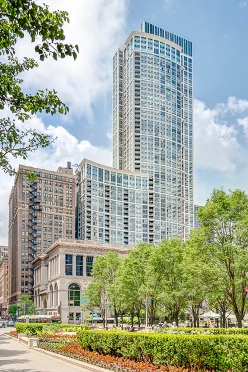 apt-2711-12-130 N Garland Ct, Chicago, IL, 60602-4790 | Card Image