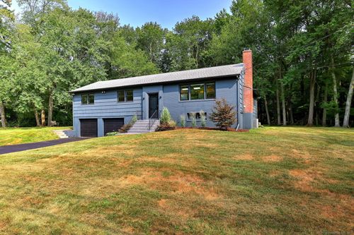 136 Cummings Dr, Orange, CT, 06477-1906 | Card Image