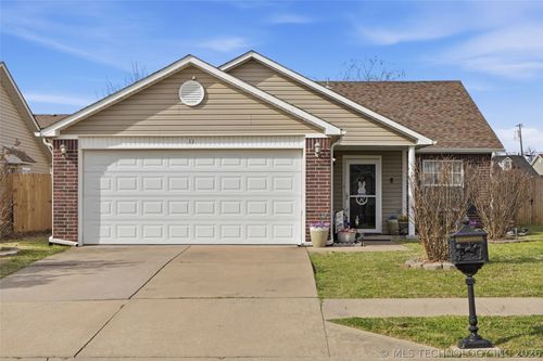 11 Fairlane Pl, Sapulpa, OK, 74066-7882 | Card Image