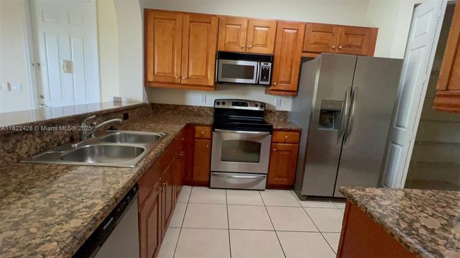 APT-211 - 3500 Oaks Clubhouse Dr, Condo with 3 bedrooms, 2 bathrooms and null parking in Pompano Beach FL | Image 8